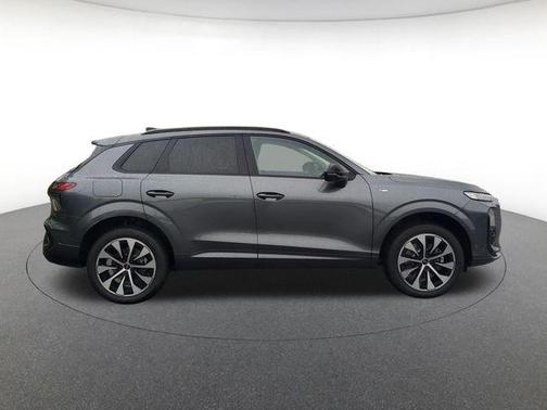 Daytona Gray Pearl Effect 2026 Audi Q3 TFSI quattro S tronic