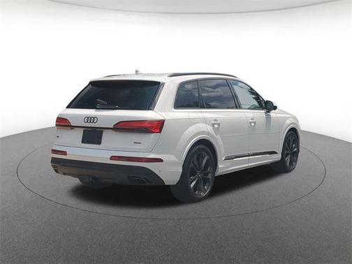 2025 Audi Q7 55 Premium Plus