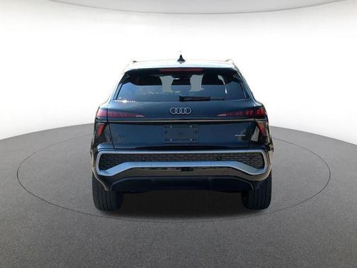 Mythos Black Metallic 2026 Audi Q3 TFSI quattro S tronic
