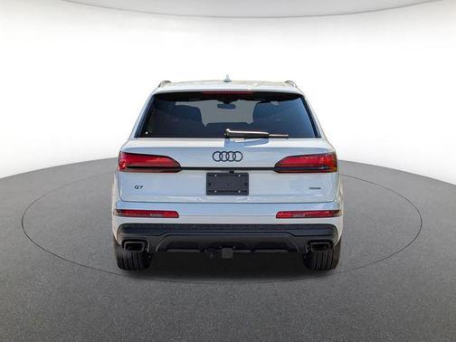 Glacier White 2026 Audi Q7 quattro