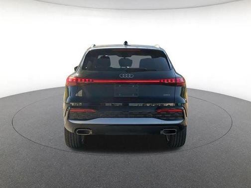 Mythos Black Metallic 2026 Audi Q5 Premium Plus TFSI quattro S tronic