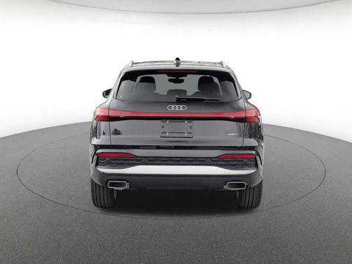 Mythos Black Metallic 2026 Audi Q5 Premium Plus TFSI quattro S tronic