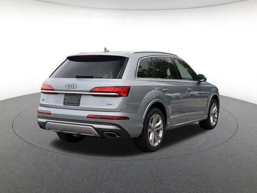 Satellite Silver Metallic 2026 Audi Q7 45 Premium Plus