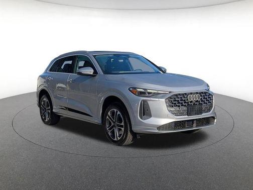 Florett Silver Metallic 2026 Audi Q5 Premium TFSI quattro S tronic