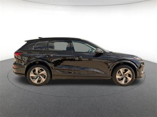 2025 Audi Q6 e-tron Premium Plus quattro