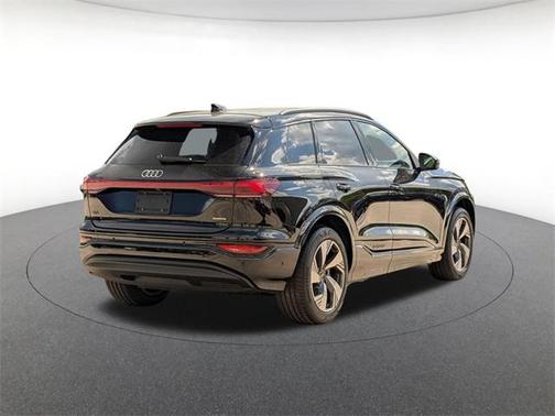 2025 Audi Q6 e-tron Premium Plus quattro