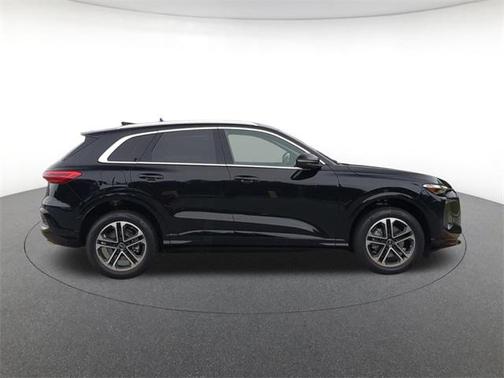 2025 Audi Q5 Premium
