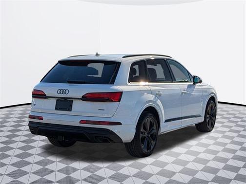 2025 Audi Q7 55 Premium Plus