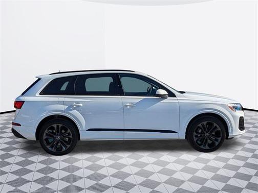 2025 Audi Q7 55 Premium Plus