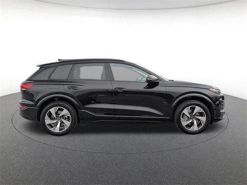 2025 Audi Q6 e-tron Premium Plus quattro