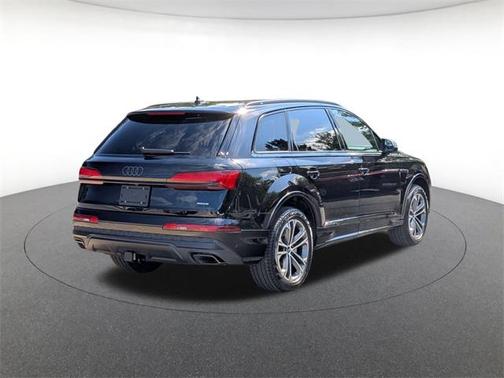 2026 Audi Q7 45 Premium