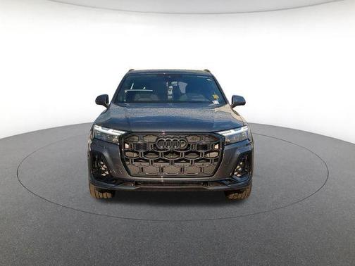Daytona Gray Pearl Effect 2026 Audi Q7 55 Prestige