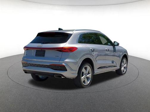 Florett Silver Metallic 2026 Audi Q5 Premium Plus TFSI quattro S tronic