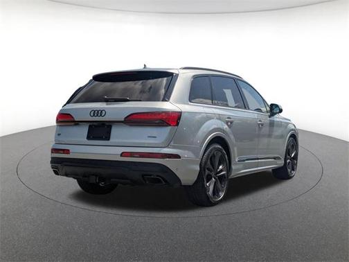 2025 Audi Q7 55 Premium Plus