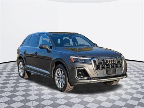 2025 Audi Q7 55 Premium Plus
