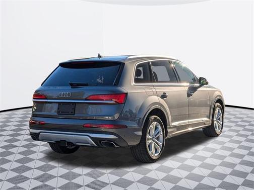 2025 Audi Q7 55 Premium Plus