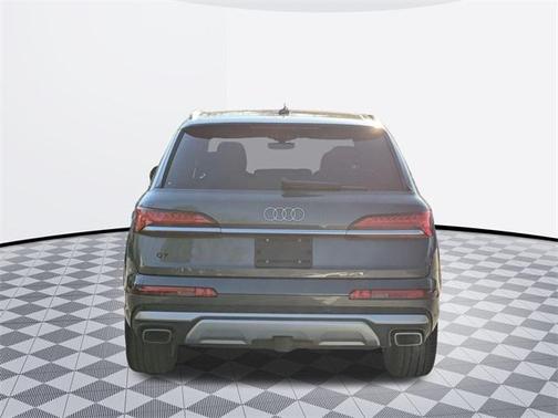 2025 Audi Q7 55 Premium Plus