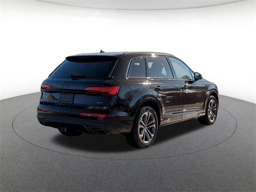 2026 Audi Q7 45 Premium Plus