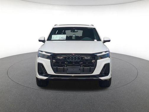 2026 Audi Q7 45 Premium Plus