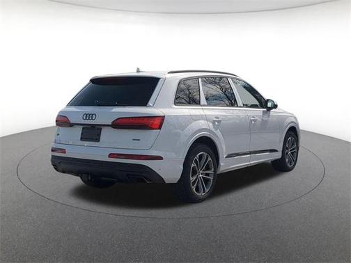 2026 Audi Q7 45 Premium Plus