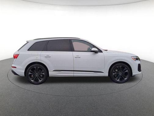 Glacier White 2026 Audi Q7 55 Premium Plus