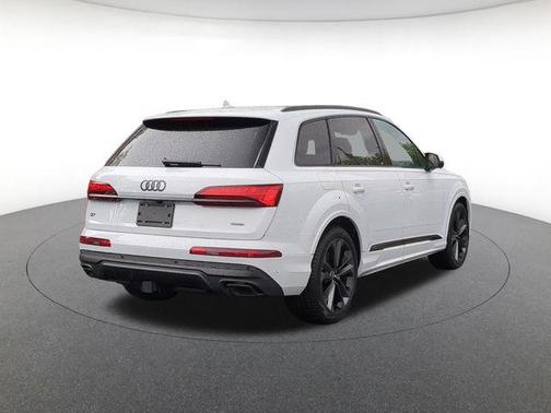 Glacier White 2026 Audi Q7 55 Premium Plus