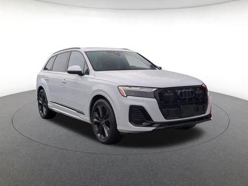 Glacier White 2026 Audi Q7 55 Premium Plus