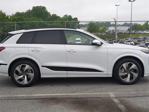2025 Audi Q6 e-tron Prestige quattro