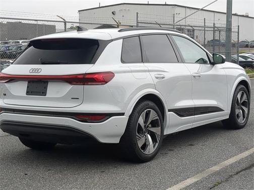 2025 Audi Q6 e-tron Prestige quattro
