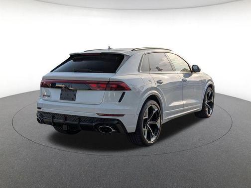 Glacier White Metallic 2026 Audi RS Q8 4.0T