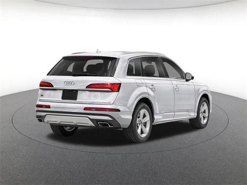 2025 Audi Q7 45 Premium Plus