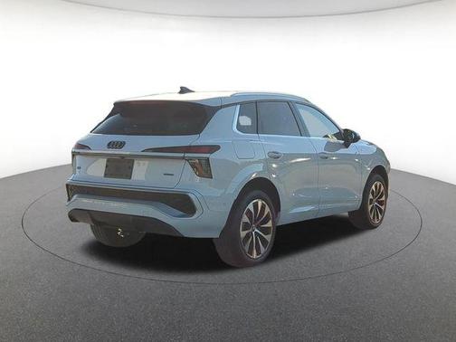 Glacier White Metallic 2026 Audi Q3 TFSI quattro S tronic
