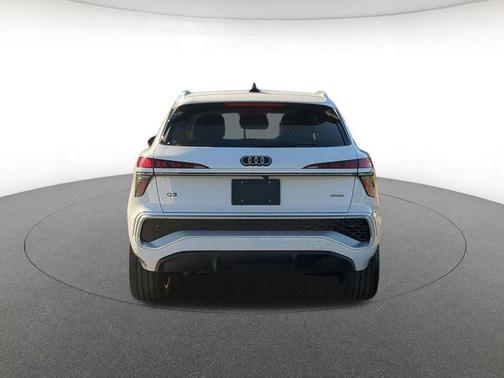 Glacier White Metallic 2026 Audi Q3 TFSI quattro S tronic