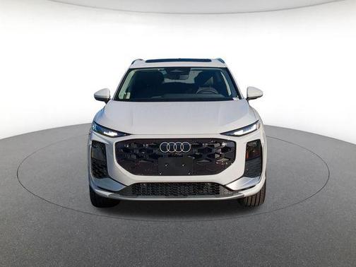 Glacier White Metallic 2026 Audi Q3 TFSI quattro S tronic