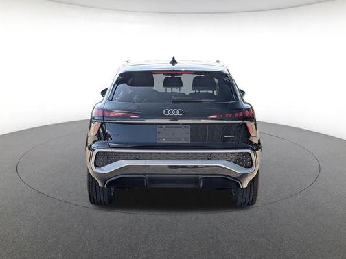 Mythos Black Metallic 2026 Audi Q3 TFSI quattro S tronic