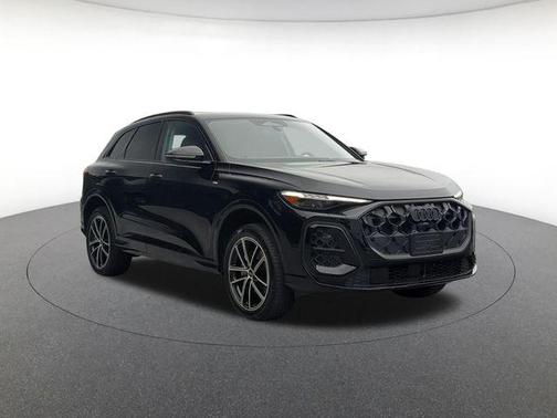 Mythos Black Metallic 2026 Audi Q5 Premium Plus TFSI quattro S tronic