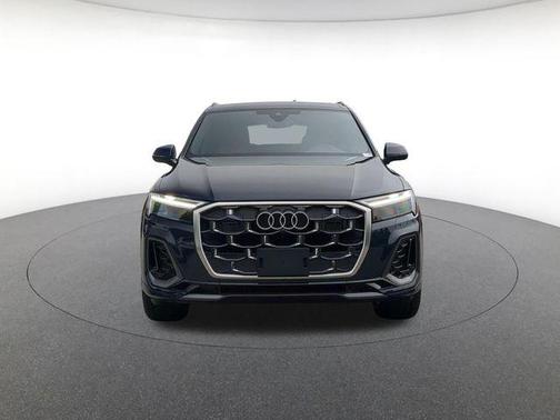 Waitomo Blue Metallic 2026 Audi Q7 55 Premium Plus