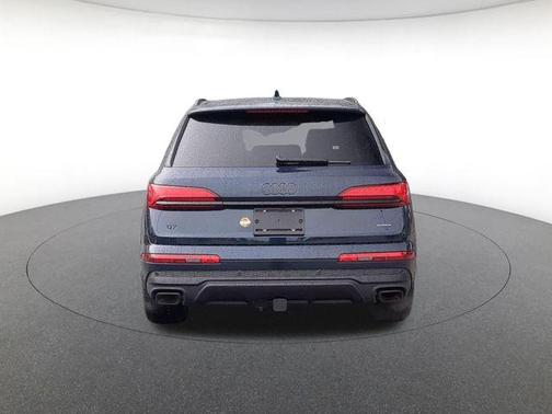 Waitomo Blue Metallic 2026 Audi Q7 55 Premium Plus