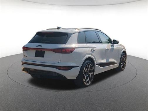 2025 Audi SQ6 e-tron Prestige quattro