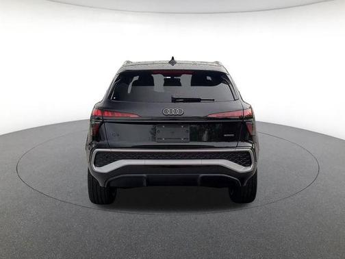 Mythos Black Metallic 2026 Audi Q3 TFSI quattro S tronic
