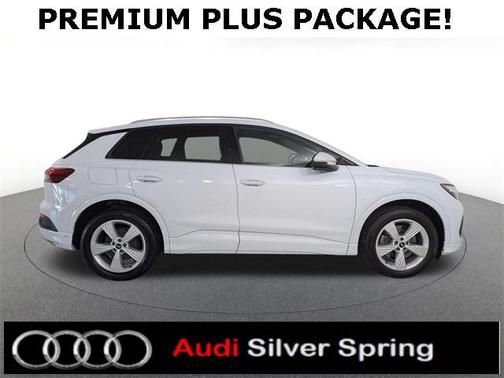 2022 Audi e-tron Premium Plus