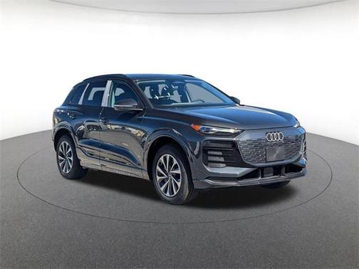 2025 Audi Q6 e-tron Premium quattro