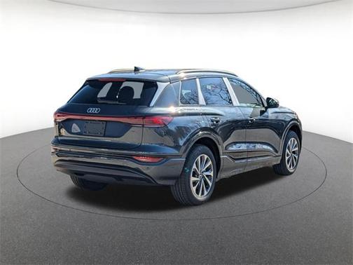 2025 Audi Q6 e-tron Premium quattro