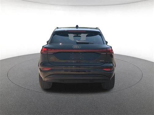 2025 Audi Q6 e-tron Premium Plus quattro
