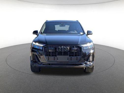 Mythos Black Metallic 2026 Audi Q7 45 Premium