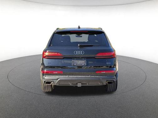 Mythos Black Metallic 2026 Audi Q7 45 Premium