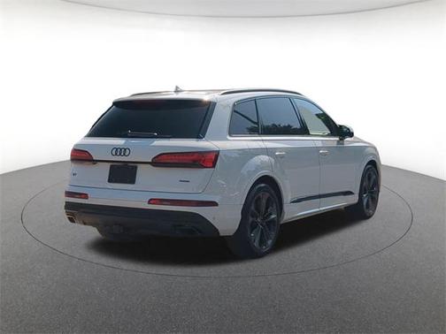 2025 Audi Q7 55 Premium Plus