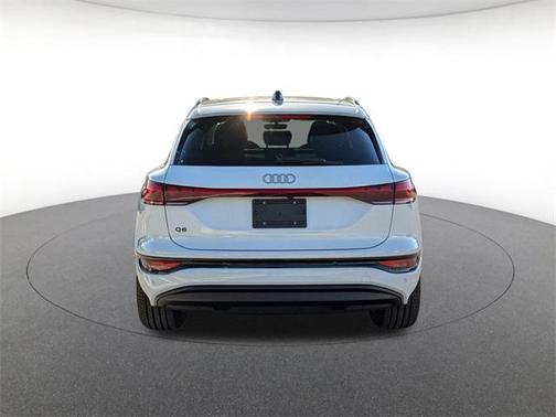 2025 Audi Q6 e-tron Premium Plus quattro