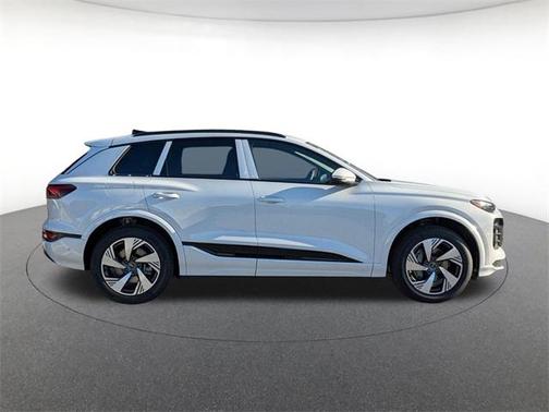 2025 Audi Q6 e-tron Premium Plus quattro