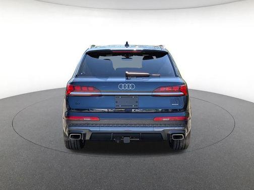 Waitomo Blue Metallic 2026 Audi Q7 55 Prestige